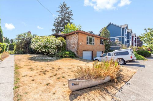 827 Nw 62nd St, Seattle, WA, 98107-2842 | Card Image