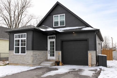 19 Cambridge Rd E, Crystal Beach, ON, L0S1B0 | Card Image