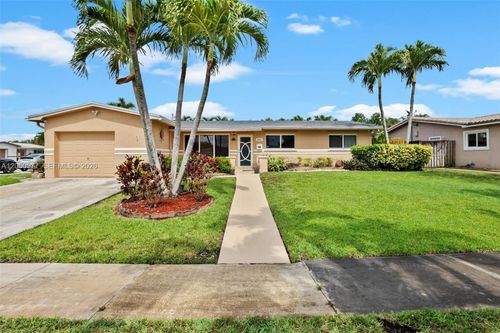 2251 Nw 87th Ave, Pembroke Pines, FL, 33024-3336 | Card Image
