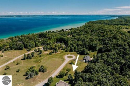6872 S Rolling Hills Drive, Traverse City, MI, 49684 | Card Image
