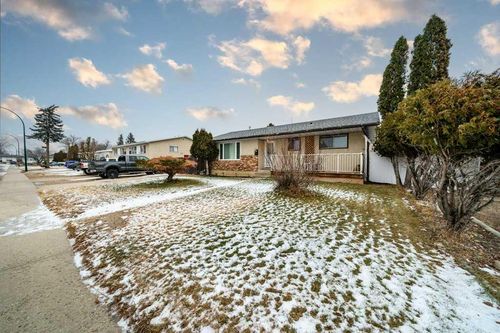 1647 4 Ave Ne, Medicine Hat, AB, T1C1A4 | Card Image