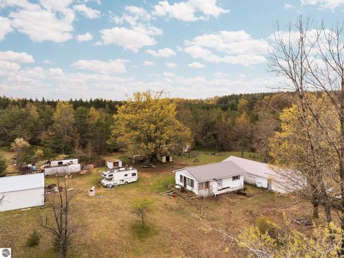 960 E 32 Rd, Boon, MI, 49618-9721 | Card Image
