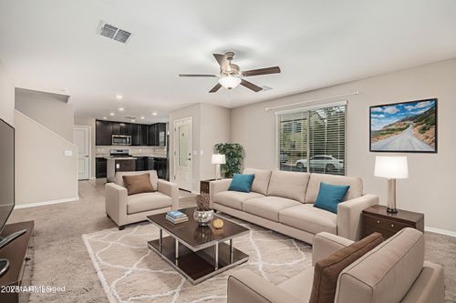 8046 W Agora Ln, Phoenix, AZ, 85043-1696 | Card Image