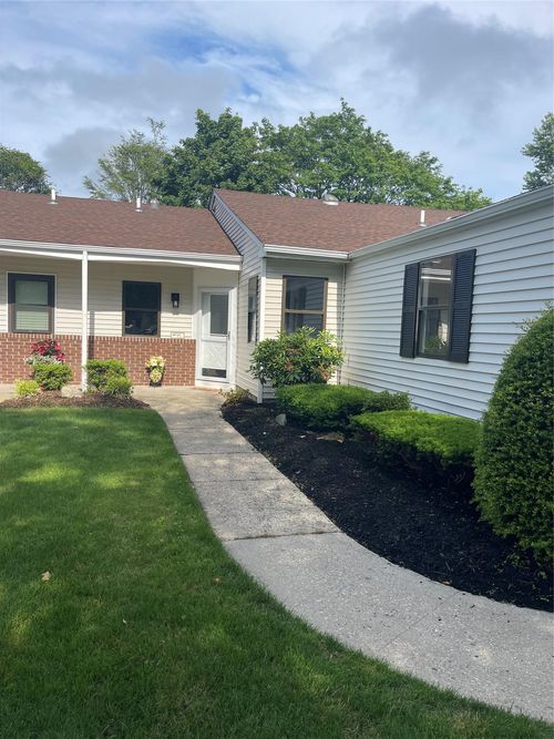 128 Knolls Dr, Stony Brook, NY, 11790-2426 | Card Image