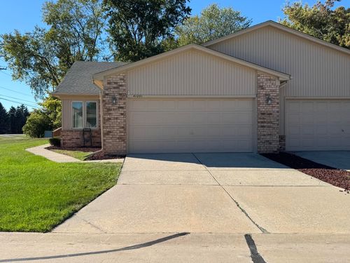 41201 Whispering Oaks Dr, Clinton Twp, MI, 48038-4942 | Card Image
