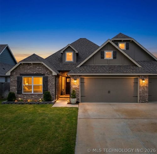 12420 S Oxford Ave, Bixby, OK, 74008-9001 | Card Image