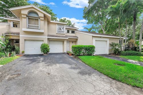 2169 Discovery Cir W, Deerfield Beach, FL, 33442-1016 | Card Image