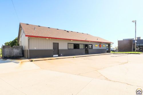 1004 E 12th Ave, Emporia, KS, 66801-3218 | Card Image