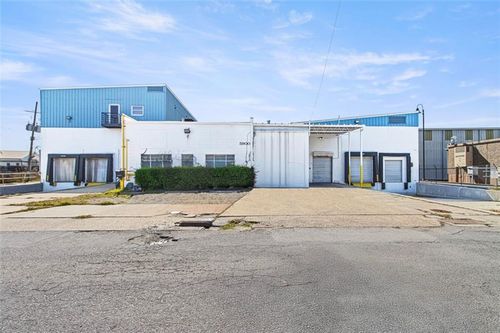 5910 S Front St, New Orleans, LA, 70115-2152 | Card Image