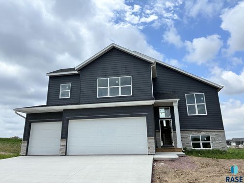2609 S Copper Creek Ave, Sioux Falls, SD, 57110 | Card Image