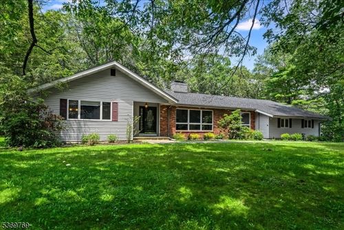 33 Manor Dr, Newton, NJ, 07860-2720 | Card Image