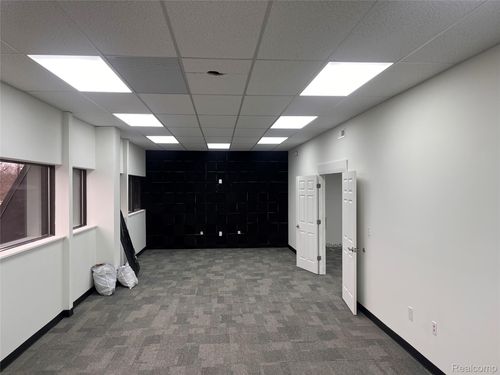 204-7743 Grand River Rd, Brighton, MI, 48114-7393 | Card Image