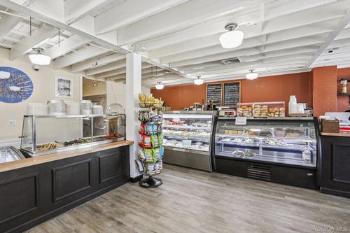 112 Spring St, South Salem, NY, 10590-1419 | Card Image