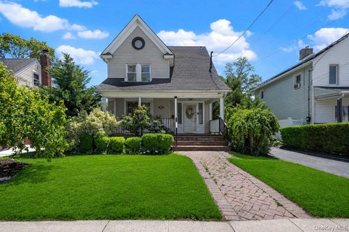 806 Miller Pl, North Baldwin, NY, 11510-2939 | Card Image