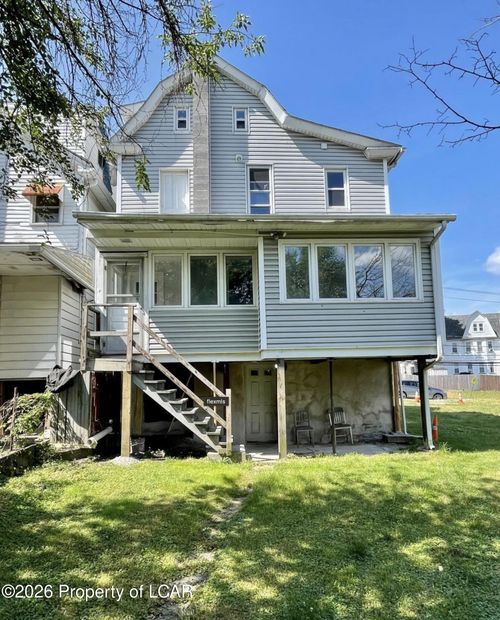 30 Chapel St, Wilkes Barre, PA, 18702-5513 | Card Image