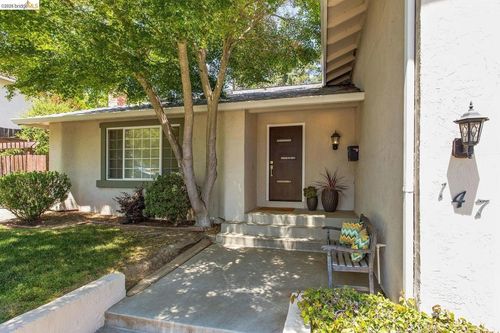 147 Natalie Dr, Moraga, CA, 94556-2422 | Card Image