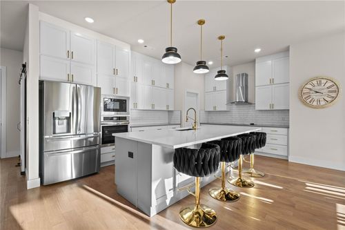 2 Helmsley Cir, Bella Vista, AR, 72715-1521 | Card Image