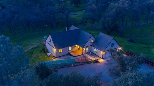 13672 Twin Lakes Lane, Redding, CA, 96003 | Card Image