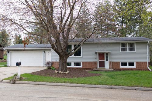 768 2nd Ave, Zumbrota, MN, 55992-1324 | Card Image