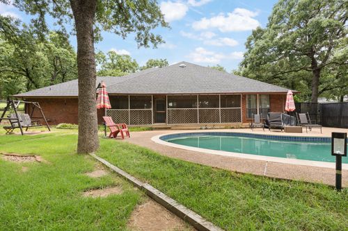 117 William Wallace Dr, Burleson, TX, 76028-2327 | Card Image