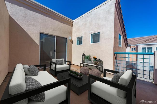 APT-1 - 981 Asilomar Ter, Townhouse with 2 bedrooms, 3 bathrooms and 2 parking in Sunnyvale CA | Image 12