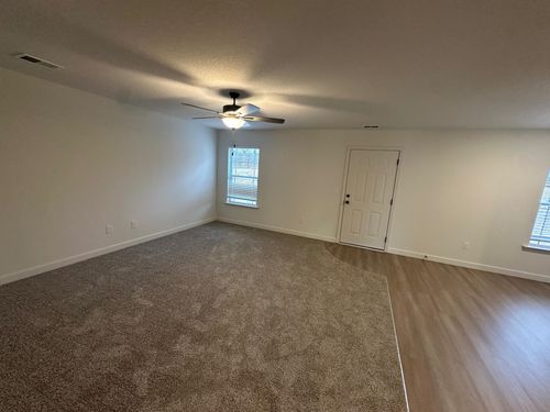 532 Molly Parker Ln, Spartanburg, SC, 29301-1198 | Card Image