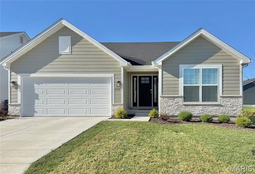 205 Red Fox Dr, Eureka, MO, 63025-3112 | Card Image