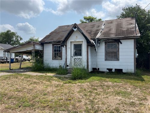 107 Gallia St, Woodsboro, TX, 78393-3668 | Card Image