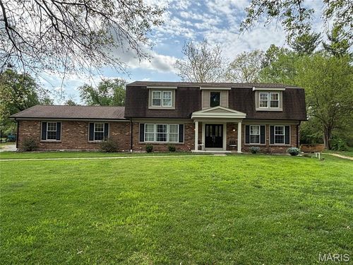 12576 Royal Manor Drive, Creve Coeur, MO, 63141 | Card Image