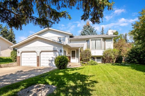 2404 18 Street, Nanton, AB, T0L1R0 | Card Image