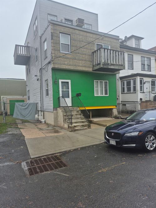 22 Wegman Ct, Jersey City, NJ, 07305-4107 | Card Image