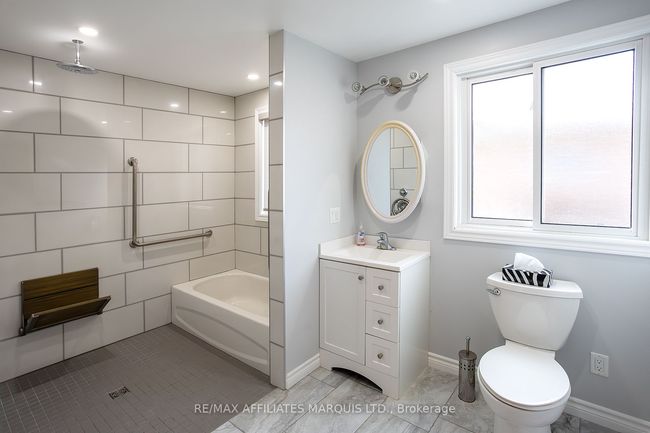 77 Kyle Dr, House other with 4 bedrooms, 3 bathrooms and 3 parking in South Dundas ON | Image 11