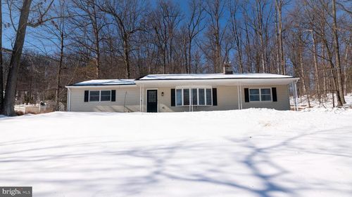 6152 Pigeon Hill Rd, SPRING GROVE, PA, 17362-8643 | Card Image