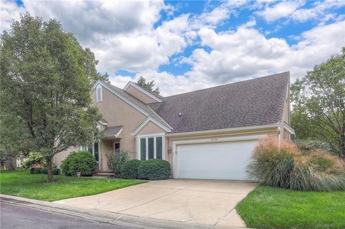 9505 W 122nd St, Overland Park, KS, 66213-4260 | Card Image
