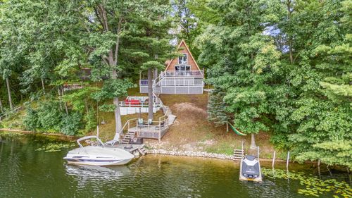 530 Mclachlan Pt, Evart, MI, 49631-8310 | Card Image