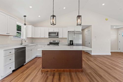 18 Hillside Drive, Raymond, ME, 04071 | Card Image