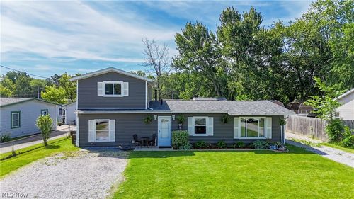 12179 Melody Ln, Grafton, OH, 44044-9518 | Card Image