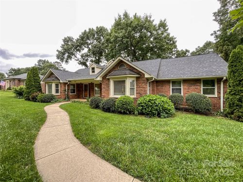 965 Hunting Ave, Lincolnton, NC, 28092-4089 | Card Image