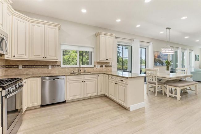 7538 Camden Harbour Dr, House other with 6 bedrooms, 4 bathrooms and null parking in BRADENTON FL | Image 37