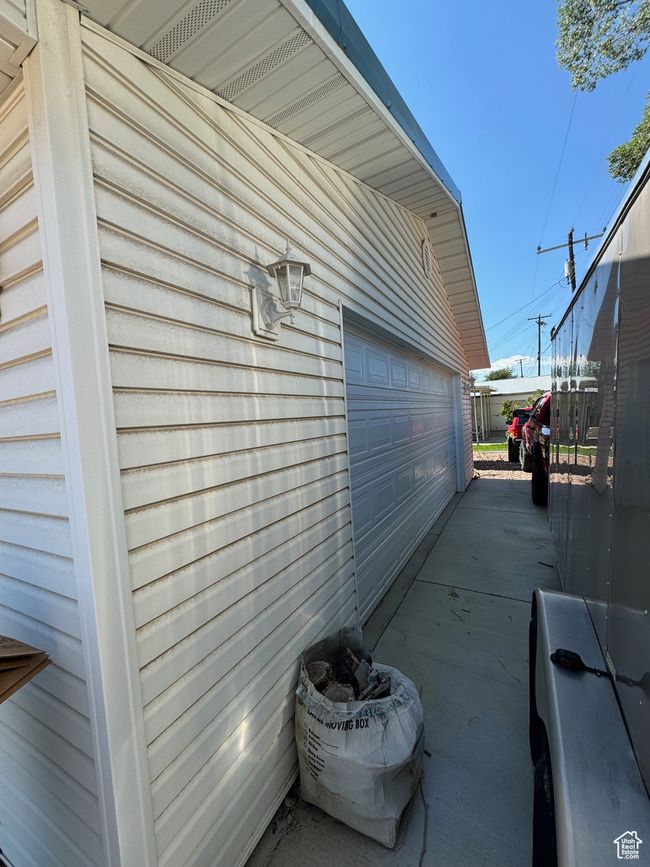 2 car garage | Image 16