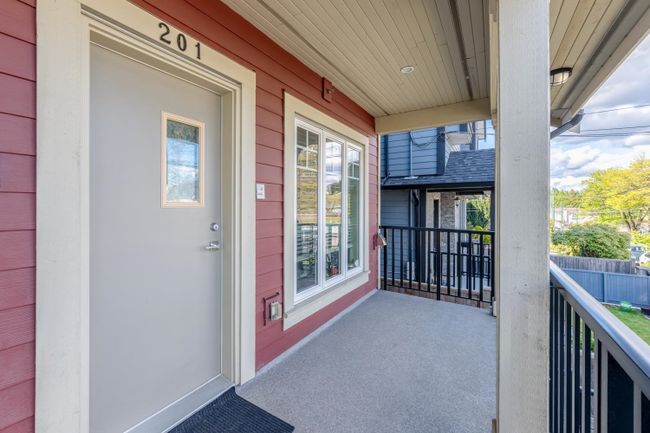 201 - 4573 Slocan Street, Townhouse with 2 bedrooms, 2 bathrooms and null parking in Vancouver BC | Image 2