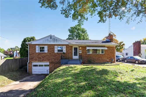 324 Parkway Blvd, Alliance, OH, 44601-2252 | Card Image
