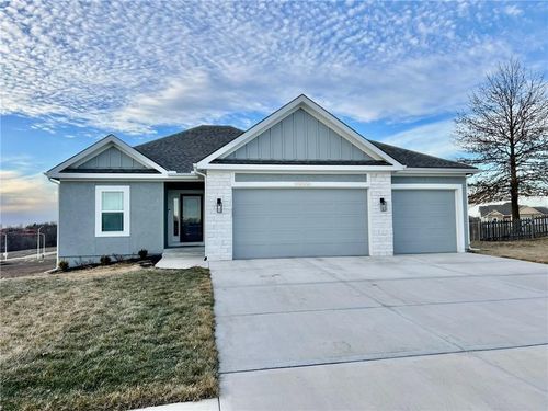1980 Longview Ct, Kansas City, MO, 64134 | Card Image