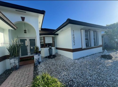 14802 Sw 176th Ter, Miami, FL, 33187-6761 | Card Image