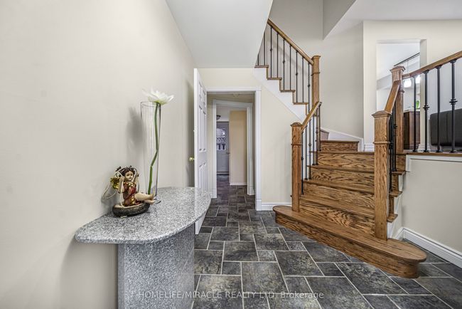 38 River View Dr, House other with 4 bedrooms, 3 bathrooms and 4 parking in Brampton ON | Image 7