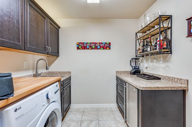 WITH BUILT IN ICE MAKER | Image 21