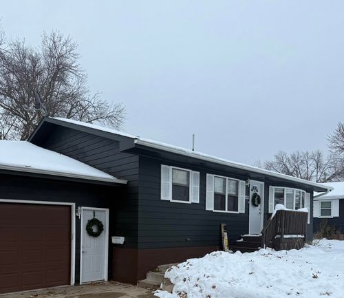 203 N 9th Ave, Vinton, IA, 52349-2217 | Card Image