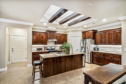 469 Belvedere Dr, Redding, CA, 96003-5243 | Card Image