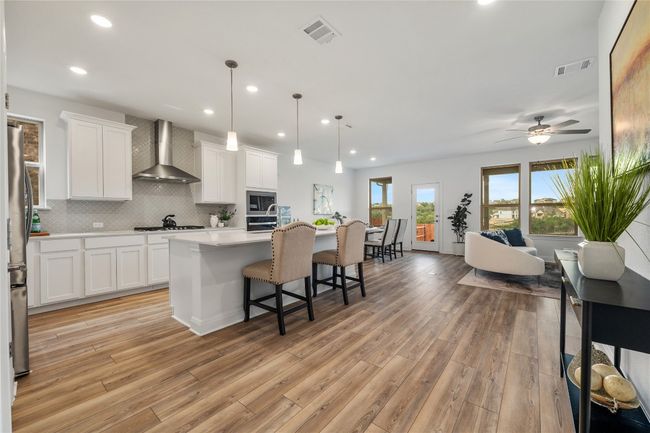 6605 Apache Plum Ln, House other with 4 bedrooms, 3 bathrooms and 6 parking in Spicewood TX | Image 6