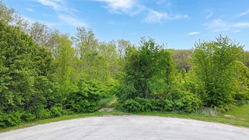 2390 N 4059th Rd, Sheridan, IL, 60551-9383 | Card Image